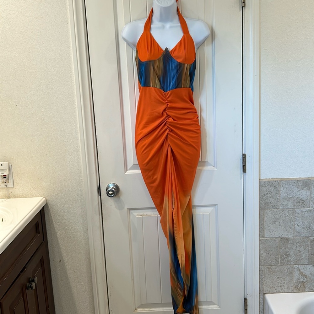 NWOT- (M) Orange tropical maxi dress